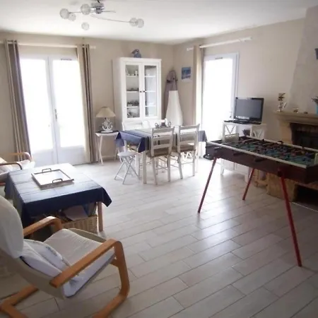 Maison Le Chateau-d'olonne, 4 Pieces, 6 Personnes - Fr-1-197-288 Holiday home Les Sables-d'Olonne